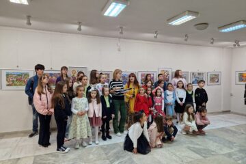 Изложба от конкурса за детска рисунка „Тъпан бие, хоро се вие“ гостува в Плевен